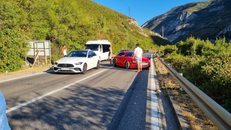 Saobraćajna nesreća na M-17 kod Drežnice, otežano odvijanje saobraćaja