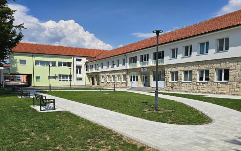 Doktorica u Tomislavgradu veličala Ratka Mladića, HDZ traži hitan otkaz, oglasila se i direktorica Doma zdravlja!