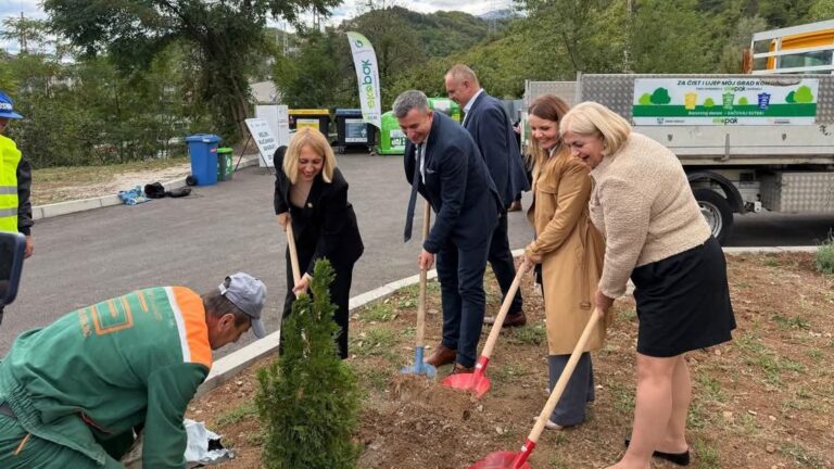 Ministrica Pozder na otvaranju prvog reciklažnog dvorišta u Konjicu: Zajedničkim ulaganjem do bolje zaštite okoliša i razvoja cirkularne ekonomije