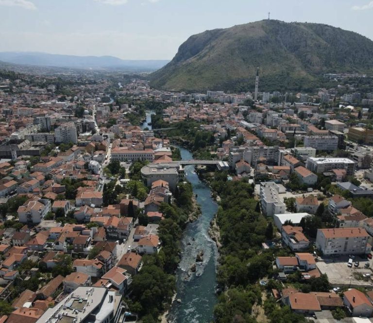 Ključeve stanova dobit će 24 porodice koje su dosad boravile u alternativnom smještaju u Mostaru