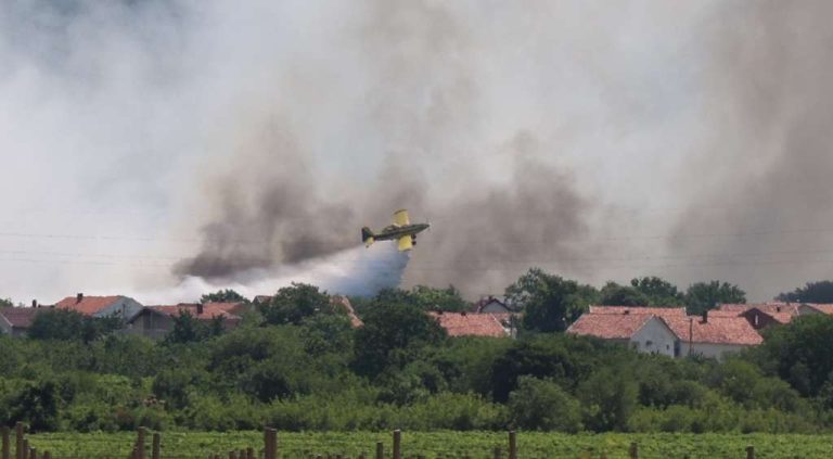 U Grudama opožareno oko 135 hektara, u gašenju učestvovao i air tractor