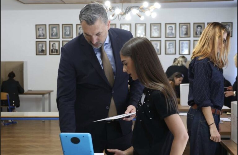 Konaković nakon glasanja u Sarajevu: Ovo će biti prvi izbori nakon dugo vremena da ne odlučuju brojači, nego glasači