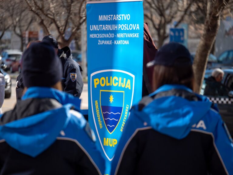 MUP HNK potvrdio: U školi na području Mostara pronađeni nož i poruka, slučaj pod nadzorom tužilaštva